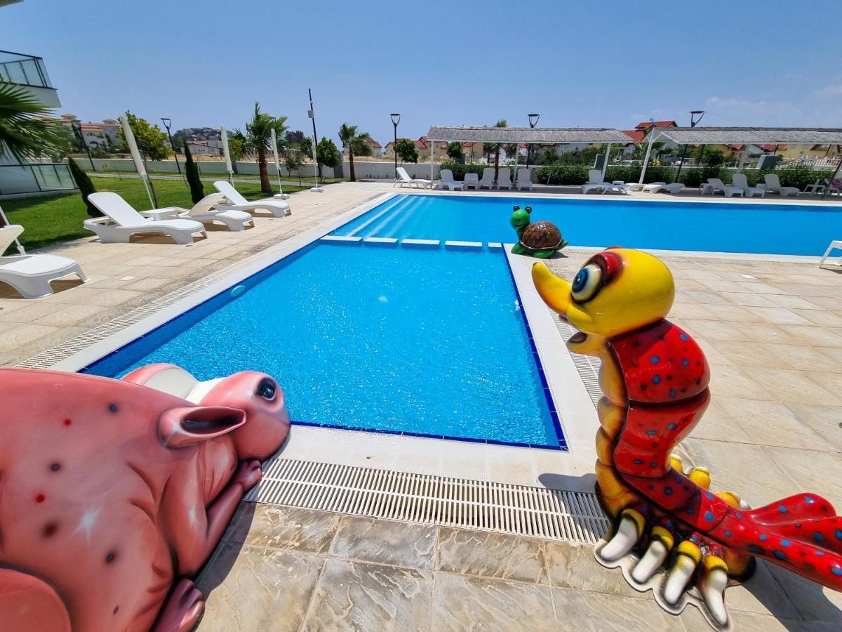 Holiday Stay With Aqua Park In Isabella, Caesar Blue Resort, Lunch Till 4Pm, Spa, Gym And Kids Club Gastria 外观 照片